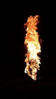 fogo ardente chama fogo tocha fogo furioso da explosão video