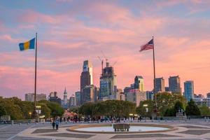 hermoso horizonte de filadelfia al atardecer foto