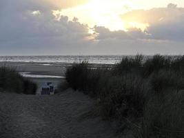 isla de spiekeroog en el mar del norte foto