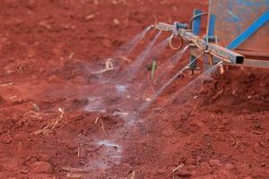 pulverizador de tractor para la agricultura. foto