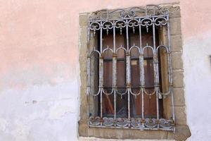 pequeña ventana en la gran ciudad foto