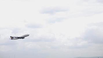 FRANKFURT AM MAIN, GERMANY JULY 17, 2017 - Lufthansa Boeing 747, taking off and climbing in the air Fraport. video