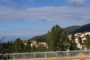 paisaje en un pequeño pueblo en el norte de israel foto