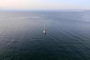 costa mediterránea en el norte de israel foto