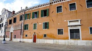 arquitectura de edificios antiguos en venecia, italia foto