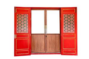 puerta de madera roja de estilo chino aislada en fondo blanco,trazado de recorte foto