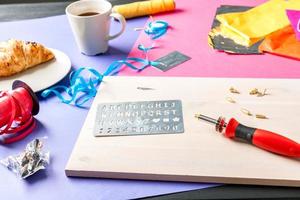 bolígrafo pirotécnico en un estudio creativo foto