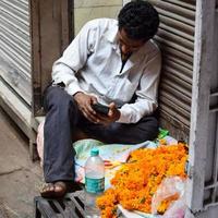 antigua delhi, india - 15 de abril de 2022 - retrato de comerciantes o vendedores ambulantes en el mercado de chandni chowk de delhi, antigua fotografía de la calle delhi foto