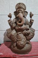 instalación del ídolo de ganesha foto