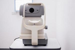 optometry eye test device machine photo