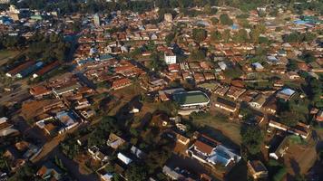 Luftaufnahme der Stadt Morogoro, Tansania video