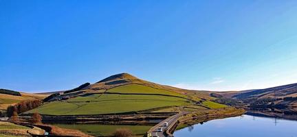 una vista de los páramos de yorkshire cerca de holmfirth foto