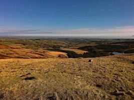 una vista de los páramos de yorkshire cerca de holmfirth foto