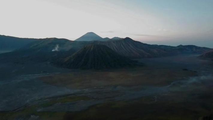 火山口影片