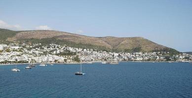 vista de la ciudad de bodrum en turquía foto