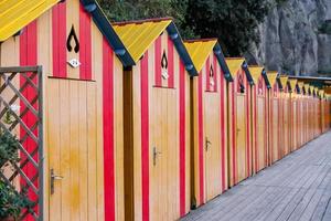 cabañas de playa en sorrento, nápoles, italia foto