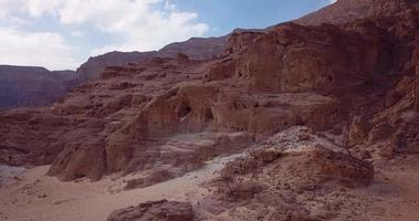 luchtbeelden in het timna nationaal park in de buurt van eilat, israël video