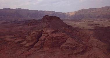 luchtbeelden in het timna nationaal park in de buurt van eilat, israël video