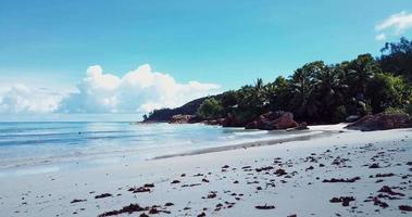 paradiesischer inselstrand praslin im herzen des indischen ozeans, seychellen video
