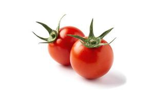 tomate aislado sobre fondo blanco - tomate fresco concepto vegetal saludable foto