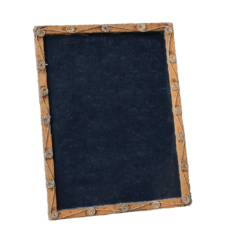 Molduras para fotos de quadro-negro velho em branco em backround transparente com string, estilo retrô png