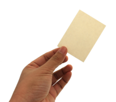 mano que sostiene la tarjeta de nombre comercial en blanco en el archivo png de fondo transparente