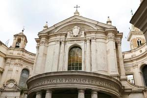 iglesia de santa maria della pace en roma, italia foto