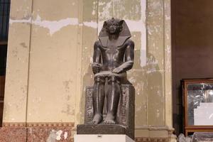 staue en el museo egipcio, el cairo, egipto foto