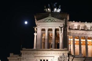 altar de la patria en roma, italia foto