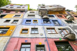 hundertwasserhaus en viena, austria foto