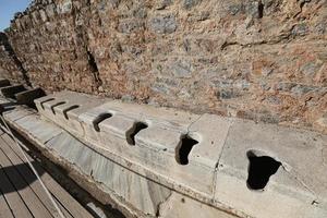 baños públicos de la ciudad antigua de efeso, izmir, turquía foto