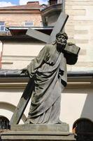 estatua de jesús en la catedral armenia de lviv, ucrania foto