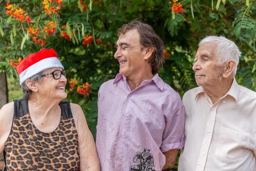 familia feliz en navidad foto