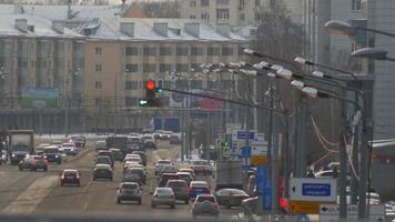 KAZAN, RUSSIA, 2 DECEMBER 2016 traffic light in center of city, time-lapse, telephoto video
