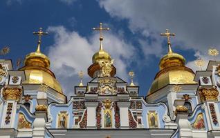 S t. Monasterio de cúpulas doradas de michaels en kiev, ucrania foto
