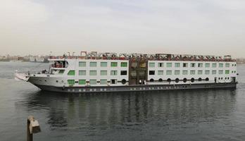 crucero en el río nilo, luxor, egipto foto