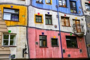 hundertwasserhaus en viena, austria foto