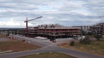 brasilia, df brazilië 4 mei 2022 luchtfoto van de bouw van nieuwe appartementsgebouwen in het noordwesten van brasilia, ook bekend als setor noroeste video