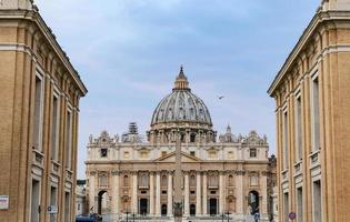 S t. basílica de peters en el estado de la ciudad del vaticano, roma, italia foto