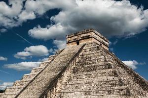 Kukulcan Temple at Chichen Itza photo