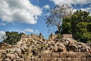 ruinas antiguas en chichén itzá foto