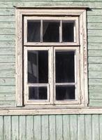 old wooden abandoned house photo