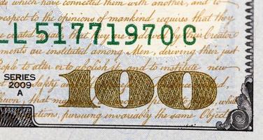 elementos individuales de dinero americano de cerca, detalles de efectivo, dólares en grandes denominaciones foto
