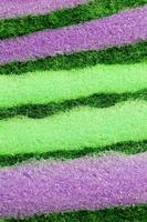esponjas moradas y verdes foto