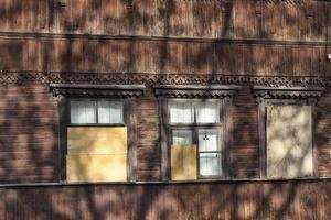 abandoned old wooden house photo