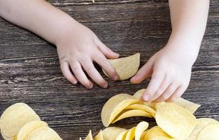 potato chips, close up photo