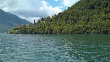 Sailing past Villa del Balbianello video