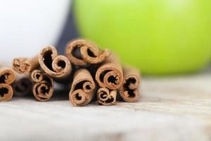 Apple and cinnamon photo