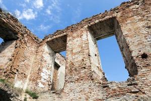 the ruins of an ancient castle photo