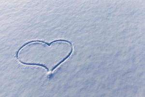 forma de un corazón en la temporada de invierno foto